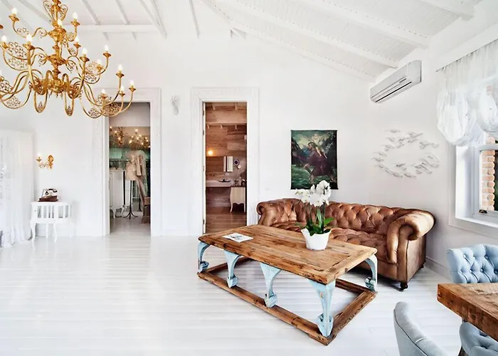 Sabrinas Haus - Adult Only +14